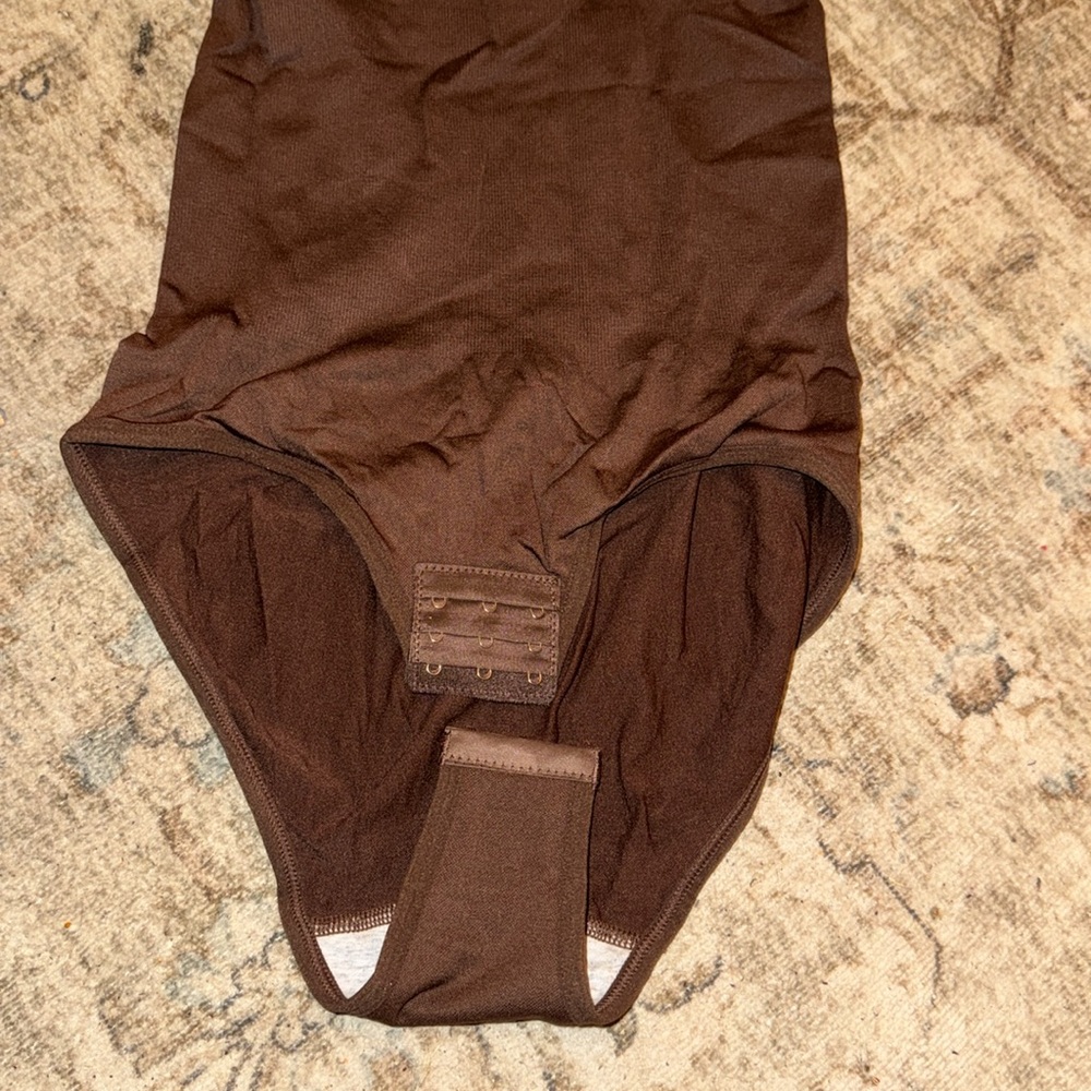 Seamless Brown Bodysuit - Picture 4 of 9